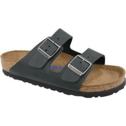 Klapki unisex Birkenstock Arizona. Czarne klapki damskie Birkenstock, bez wzorów, z materiału, bez obcasa, bez zapięcia. Za 459.00 zł.