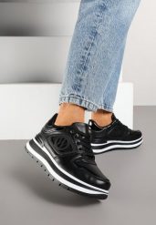 Czarne Sneakersy na Grubej Podeszwie z Ozdobną Aplikacją Arivirae. Czarne obuwie sportowe damskie Born2be, z jeansu, bez zapięcia. Za 119.99 zł.