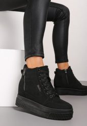 Czarne Sneakersy na Ukrytym Koturnie z Metalicznymi Wstawkami i Ozdobnym Suwakiem Daimana. Czarne obuwie sportowe damskie Born2be, z jeansu, bez zapięcia. Za 109.99 zł.