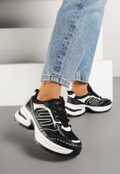 Czarne Sneakersy na Grubej Tłoczonej Podeszwie z Geometrycznym Wzorem Deliorith. Czarne obuwie sportowe damskie Born2be, bez zapięcia. Za 109.99 zł.