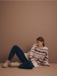 Jeansy wide leg - granatowy. Niebieskie jeansy damskie Reserved. W wyprzedaży za 99.99 zł.