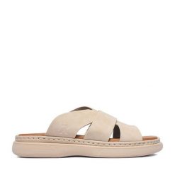 Klapki Rieker. Brązowe klapki damskie Rieker, bez wzorów, bez obcasa, bez zapięcia. Za 259.99 zł.