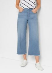 Jeansy 7/8, wide fit. Niebieskie jeansy damskie bonprix. Za 97.99 zł.