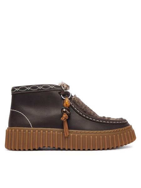Clarks Trzewiki Torhill Moss 26327772 Brązowy. Brązowe botki damskie Clarks, ze skóry, bez obcasa, na płaskiej podeszwie, bez zapięcia. Za 519.99 zł.