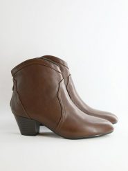 Bellucci Botki w kolorze brązowym rozmiar: 37. Brązowe botki damskie Bellucci, eleganckie, bez obcasa, bez zapięcia. Za 152.99 zł.