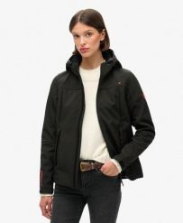 Damska kurtka z kapturem Superdry Trekker. Czarne kurtki damskie Superdry, xs, bez wzorów, z materiału, z kapturem. Za 428.40 zł.