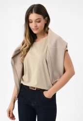 Koszulka basic T-DIANA. Brązowe koszulki damskie Volcano, l, bez wzorów, z materiału, bez kołnierzyka, bez ramiączek. Za 54.99 zł.