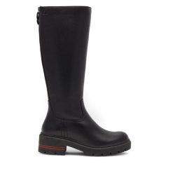 Kozaki Lasocki. Czarne kozaki damskie Lasocki, bez obcasa, na płaskiej podeszwie, bez zapięcia. Za 429.99 zł.