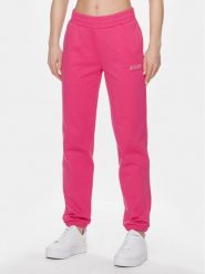 Guess Spodnie dresowe Eleanora V4RB10 KC5O0 Różowy Regular Fit. Czerwone spodnie dresowe damskie Guess, m, z aplikacjami, z bawełny. Za 219.99 zł.