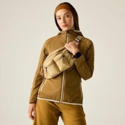 Damska kurtka hybrydowa pikowana Air Lite. Brązowe kurtki damskie Dare 2b, bez wzorów, z poliesteru, bez kaptura. Za 599.99 zł.