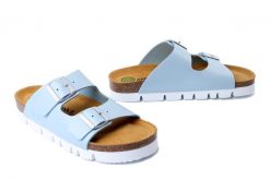 DR. BRINKMANN 700682-55 hellblau, klapki damskie. Niebieskie klapki damskie Dr. Brinkmann, bez wzorów, ze skóry, bez obcasa, bez zapięcia. Za 284.90 zł.