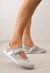 Szare Tenisówki w Stylu Balerinek z Napisem Emitanela. Szare obuwie sportowe casual damskie Born2be, bez wzorów, z jeansu, bez zapięcia. Za 89.99 zł.