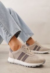 Jasnobeżowe Sneakersy z Zamszu Naturalnego z Ozdobnymi Paskami i Perforacją Ravinelle. Brązowe obuwie sportowe damskie Renee, z jeansu, bez zapięcia. Za 179.99 zł.