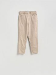 Jeansy mom fit - beżowy. Brązowe jeansy damskie Reserved. Za 129.99 zł.