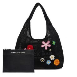 Torebka Marc Jacobs. Czarne torebki klasyczne damskie Marc Jacobs, bez dodatków. Za 1,499.00 zł.