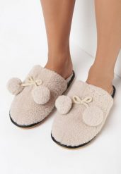 Beżowe Kapcie Futerkowe z Pomponami Churchill. Brązowe kapcie damskie Born2be. Za 34.99 zł.