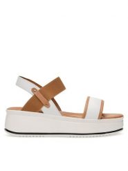 Lasocki Sandały ARC-4883-04 Biały. Białe sandały damskie Lasocki, bez wzorów, z materiału, bez obcasa, na koturnie, bez zapięcia. Za 101.99 zł.