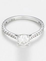 DIAMANTA Złoty pierścionek "Solitaire Royal" z diamentami rozmiar: 48. Szare pierścionki damskie DIAMANTA, z diamentem, złote. Za 5,495.89 zł.