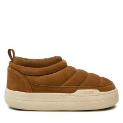 Botki Moon Boot. Brązowe botki damskie Moon Boot, bez obcasa, na płaskiej podeszwie, bez zapięcia. Za 599.99 zł.