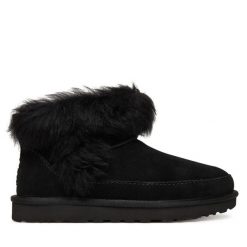Śniegowce Ugg. Czarne śniegowce damskie Ugg. Za 789.99 zł.