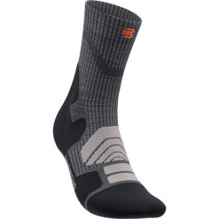 Skarpetki średniej wysokości z wełny merino Bauerfeind Outdoor Merino. Szare skarpetki damskie BAUERFEIND, bez wzorów, ze skóry. Za 150.00 zł.