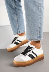 Biało-Czarne Płaskie Sneakersy Ozdobione Paskami Norili. Białe obuwie sportowe damskie Born2be, z jeansu, bez zapięcia, tenisowe. Za 84.99 zł.