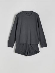 Dwuczęściowa piżama z bawełny - szary. Szare piżamy damskie Reserved, bez wzorów, z bawełny, bez ramiączek. W wyprzedaży za 99.99 zł.