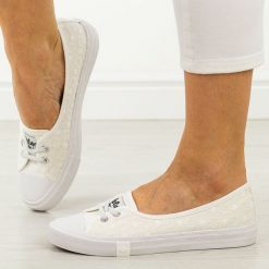 Białe tenisówki damskie Lee Cooper 3447. Białe balerinki damskie Lee Cooper, bez wzorów, z tkaniny. Za 149.00 zł.