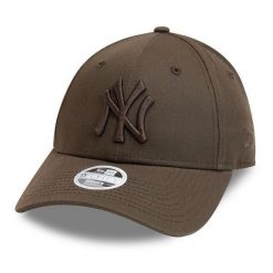 Damska czapka z daszkiem New Era MLB New York Yankees. Brązowe czapki z daszkiem damskie New Era, bez wzorów. Za 170.50 zł.