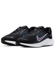 Nike Buty "Quest 5" w kolorze czarnym do biegania rozmiar: 39. Czarne obuwie sportowe damskie Nike, bez zapięcia, do biegania. Za 257.31 zł.