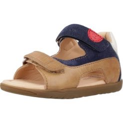 Sandały GEOX B S.MACCHIA B. A Brązowy. Brązowe sandały damskie Geox, bez wzorów, ze skóry, bez obcasa, bez zapięcia. Za 137.99 zł.