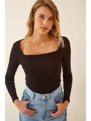 Hapiness Istanbul Koszulka w kolorze brązowym rozmiar: M. Brązowe koszulki damskie Hapiness Istanbul, m, bez wzorów, bez kołnierzyka, bez ramiączek. Za 39.99 zł.