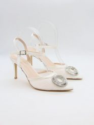 Bellucci Czółenka w kolorze białym rozmiar: 40. Białe czółenka damskie Bellucci, bez wzorów, bez obcasa, na szpilce. Za 130.99 zł.