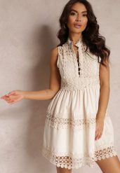 Jasnobeżowa Sukienka Athethra. Brązowe sukienki damskie Renee, w ażurowe wzory, boho, bez ramiączek. W wyprzedaży za 139.99 zł.