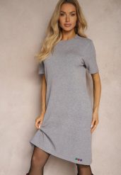 Szara T-shirtowa Sukienka z Wiskozowej Dzianiny z Ozdobnymi Guzikami Narossa. Szare sukienki damskie Renee, bez wzorów, z dzianiny, eleganckie, bez ramiączek. W wyprzedaży za 55.99 zł.