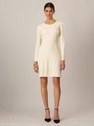 APART Sukienka dzianinowa w kolorze kremowym rozmiar: 42. Brązowe sukienki damskie Apart, bez wzorów, z dzianiny, bez ramiączek. Za 279.95 zł.