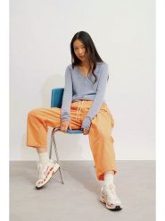 AUTHENTIC CASHMERE Kaszmirowy sweter "Chelsea" w kolorze niebieskoszarym rozmiar: XL. Niebieskie swetry klasyczne damskie AUTHENTIC CASHMERE, xl, z kaszmiru, bez kołnierzyka. Za 434.99 zł.