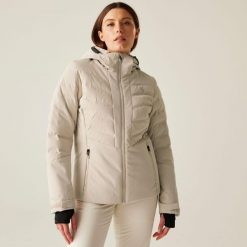 Kurtka narciarska damska z membraną Gliding wodoodporna Dare 2b. Szare kurtki sportowe damskie Dare 2b, na zimę, bez wzorów, z tkaniny, bez kaptura. W wyprzedaży za 799.99 zł.