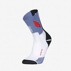 Skarpetki do biegania Kiprun Run 900 wysokie grube edycja limitowana Paris 26. Skarpetki damskie KIPRUN, bez wzorów, z dzianiny. Za 49.99 zł.