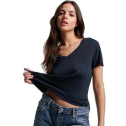 Damska koszulka z haftem i płomieniem v-neck Superdry. Niebieskie koszulki sportowe damskie Superdry, bez wzorów, bez ramiączek. Za 127.75 zł.