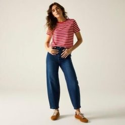 Damska koszulka z krótkim rękawem w paski Bayletta. Czerwone bluzki damskie Regatta, bez wzorów, z bawełny, casualowe, bez kołnierzyka, bez ramiączek. Za 138.00 zł.