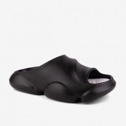 Klapki damskie Coqui - czarne, rozmiar 35/36. Czarne klapki damskie Coqui, bez wzorów, bez obcasa, bez zapięcia. Za 125.99 zł.