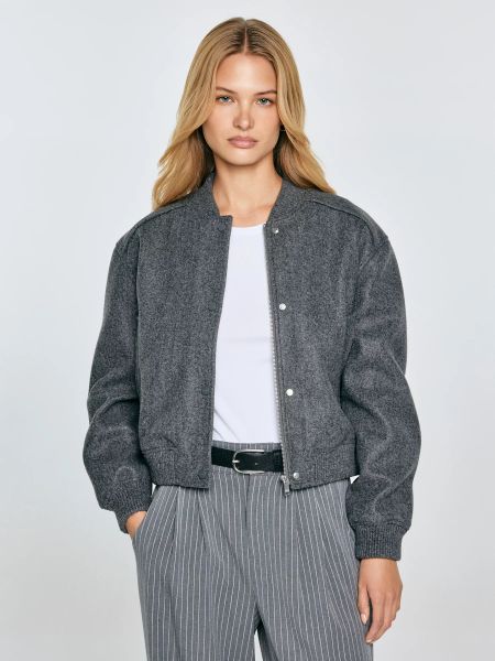 Kurtka damska bomber szara Joesie 902. Szare kurtki damskie Big Star, l, bez wzorów, z jeansu, bez kaptura. W wyprzedaży za 199.99 zł.