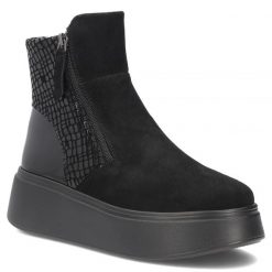 Skórzane botki damskie na platformie czarne Filippo DBT8077/26. Czarne botki damskie Filippo, ze skóry, bez obcasa, na platformie, bez zapięcia. Za 249.99 zł.