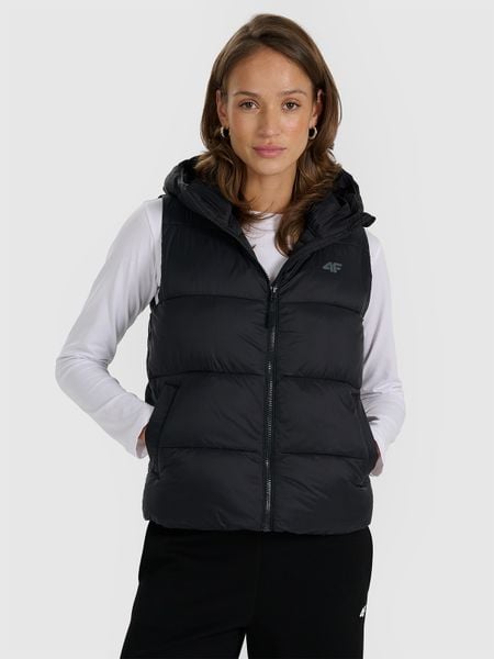 4F Bezrękawnik puchowy z wypełnieniem syntetycznym damski - czarny M. Czarne kamizelki damskie 4F, na zimę, m, bez wzorów, z puchu, bez kaptura. Za 249.99 zł.
