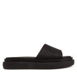 Klapki Calvin Klein. Czarne klapki damskie Calvin Klein, bez wzorów, bez obcasa, bez zapięcia. Za 269.99 zł.