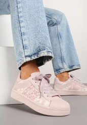 Różowe Sneakersy Ozdobione Geometrycznym Wzorem Seldisa. Czerwone obuwie sportowe damskie Born2be, z jeansu, bez zapięcia. Za 84.99 zł.