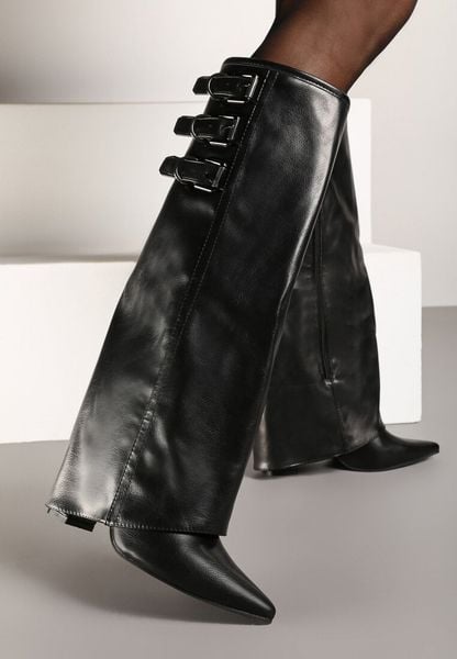 Czarne Kozaki na Słupku z Wywiniętą Cholewką Klamrami i Paskami Renniel. Czarne kozaki damskie Renee, z jeansu, bez obcasa, na obcasie, bez zapięcia. Za 179.99 zł.