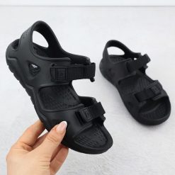 Sandały dziewczęce piankowe na rzep czarne Big Star RR374513. Czarne sandały dziewczęce Big Star, z materiału, bez obcasa, bez zapięcia. Za 59.99 zł.