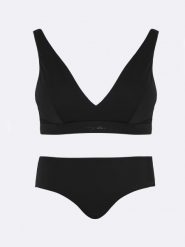 Góra od kostiumu kąpielowego czarna Morra 906. Czarne bikini Big Star, bez wzorów. Za 109.99 zł.